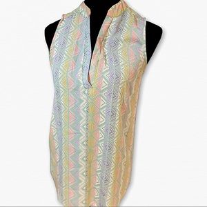 Woman’s V-neck sleeveless top Small